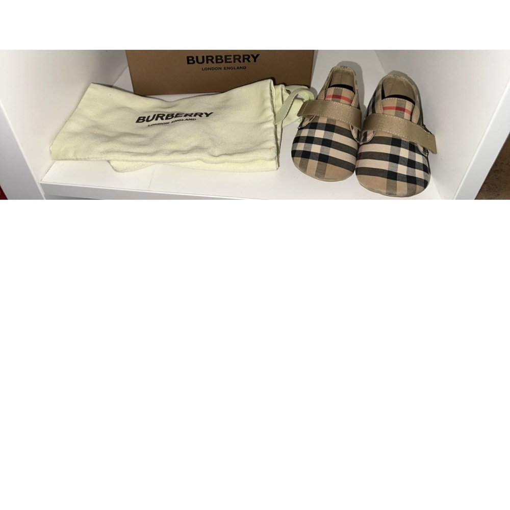 Burberry shoes